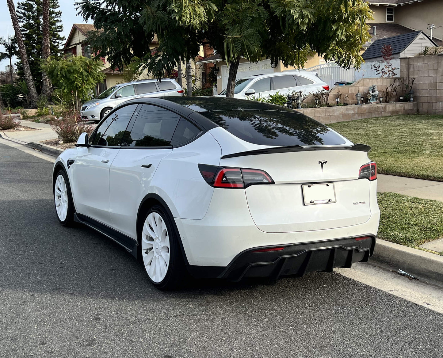 Full Body Kits for Tesla Model Y 2019-2024, 11PCS, Front Splitter Lip, Rear Diffuser, Side Skirts, Spoiler, Lamp Eyebrow Wind Knife Leaf Board Wind Knife