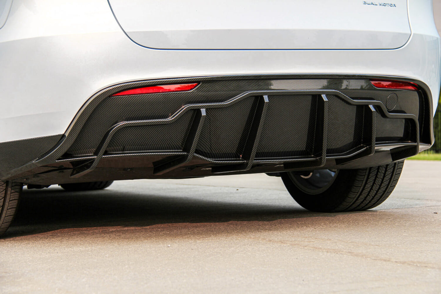 Full Body Kits for Tesla Model Y 2019-2024, 11PCS, Front Splitter Lip, Rear Diffuser, Side Skirts, Spoiler, Lamp Eyebrow Wind Knife Leaf Board Wind Knife